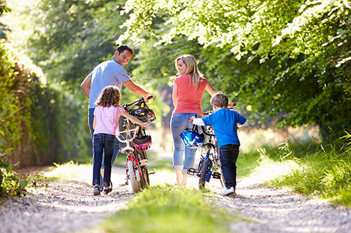 Vélo en famille lors de vos vacances sur Voie Verte Promenade Perigord Quercy