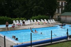 Ouverte du 1er juin au 1er week end de septembre, profitez d'une piscine et d'une pataugeoire de plein air, chauffées à 29 °