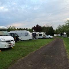 emplacements tentes,caravanes et camping car en pleine nature