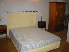 Chambre avec un lit 140X190 et un lit de 90X190 (possibilité d'ajouter un lit d'appoint 90X190)
