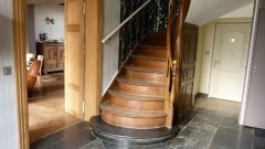 L'escalier en marbre et bois