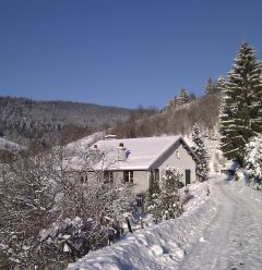 La Ferme reste accessible, passage du chasse neige quotidiennement.