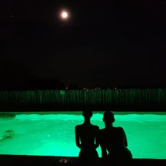 Piscine et la lune