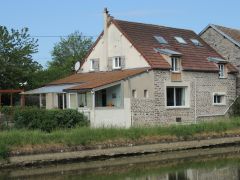 chambres d'hotes 'au bord du canal' Vandenesse en Auxois